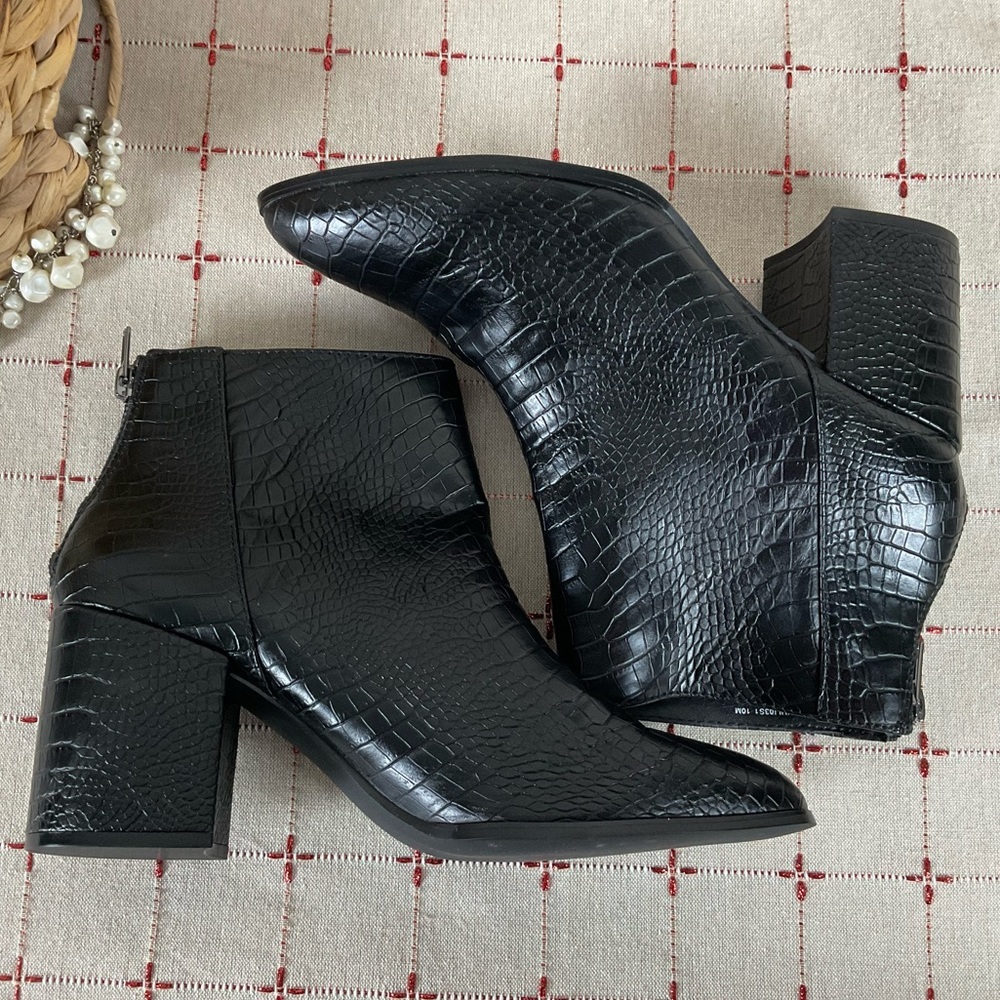 Steve Madden “Julianna” Black Croco Embossed Ankle Boots Size 10 Bootie - Picture 7 of 7